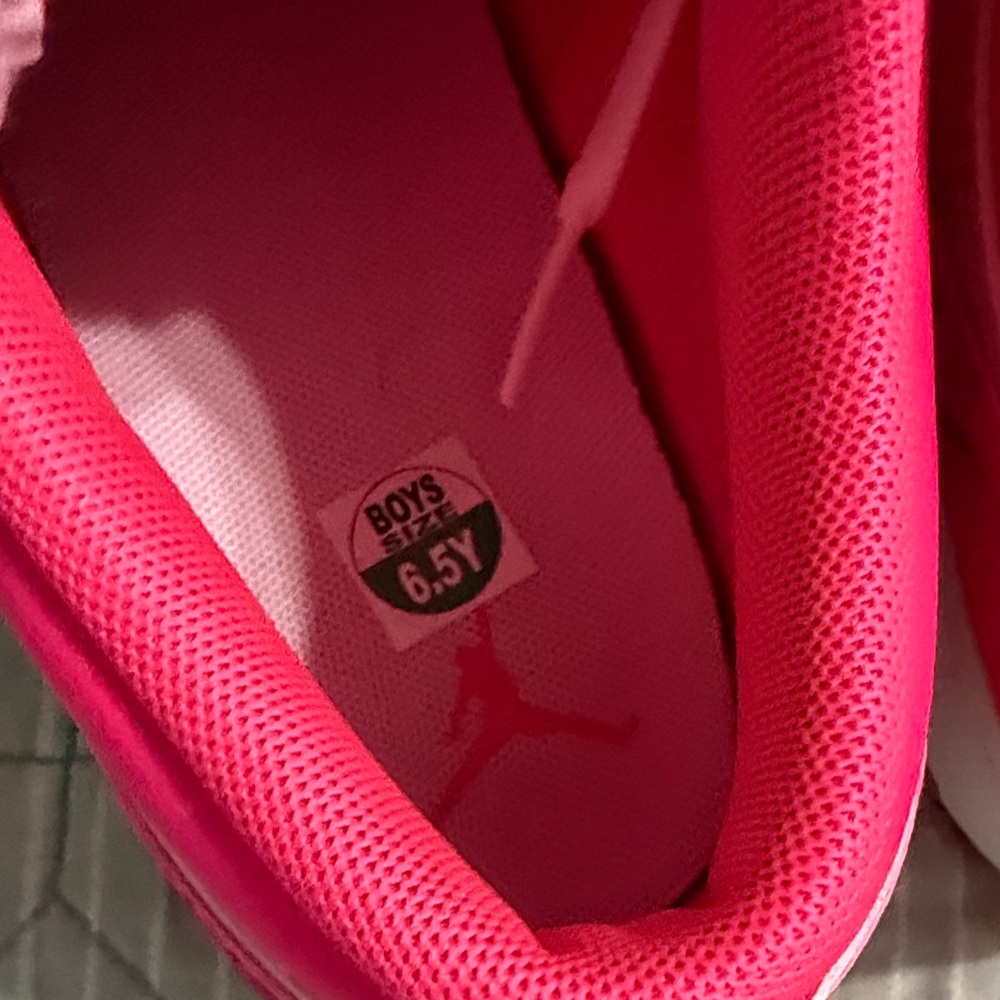 Jordan Women's Low-Top Sneakers in Hot Pink and Light Pink - Picture 6 of 7